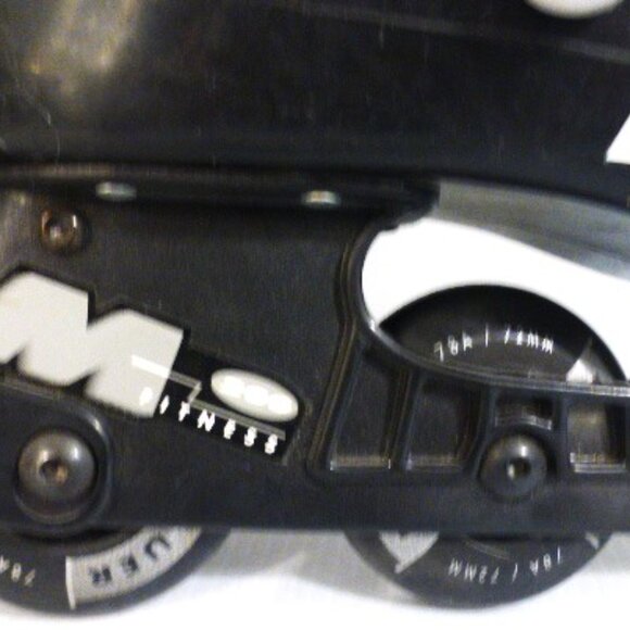 Men's Bauer Roller Blades INLINE HOCKEY SKATES sz 9 Super Light Chassis M200 - Picture 4 of 8